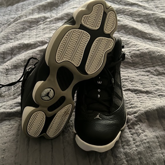 Jordan’s - Picture 4 of 4